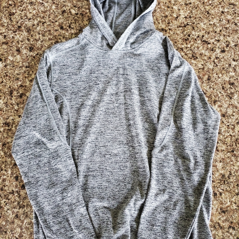 Mondetta hoodie medium